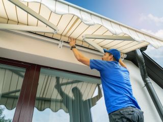 Enhance Your Space with Our Window Covering Repair and Installation Solutions in San Francisco Skilled Technicians Repairing Window Coverings in San Francisco