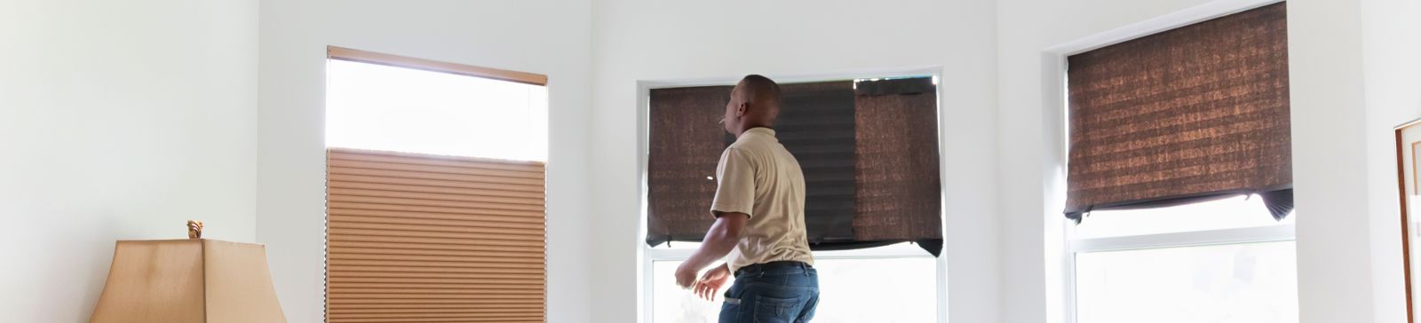The Benefits of Installing Roller Shades on Your Home Windows
